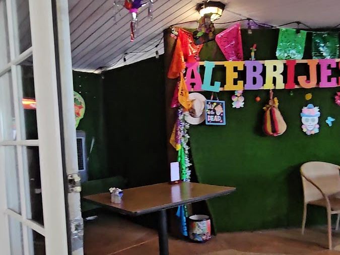Alebrijes Cafe & Grill exterior
