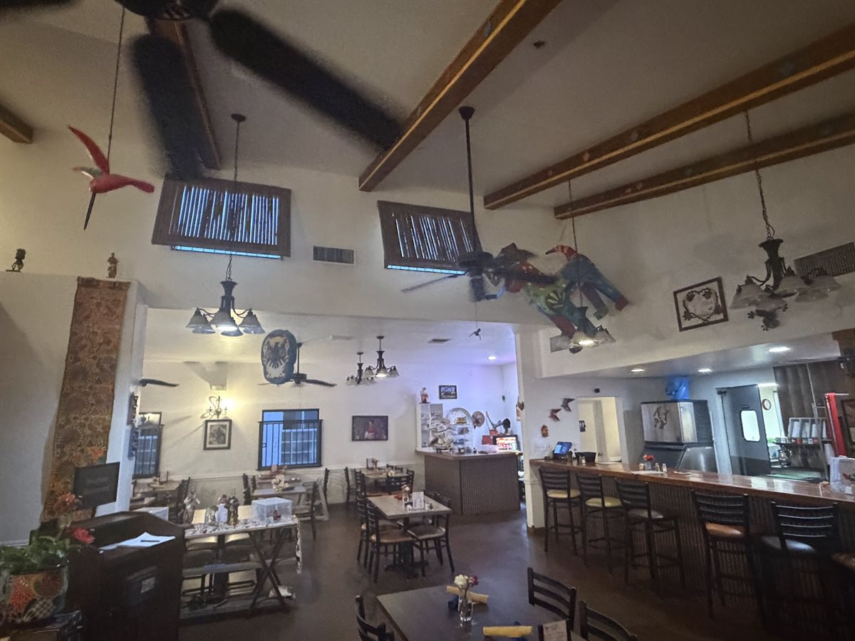 Alebrijes Cafe & Grill